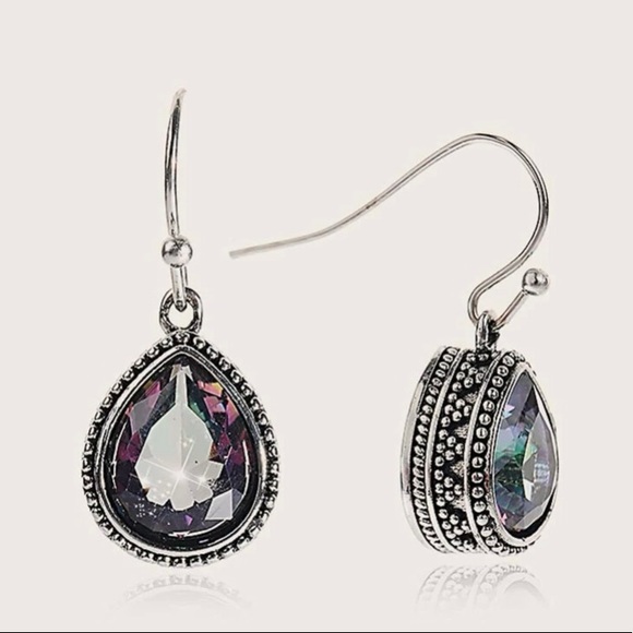 RESTOCKED: Antique women’s cute dangle water drop earrings - Picture 2 of 5